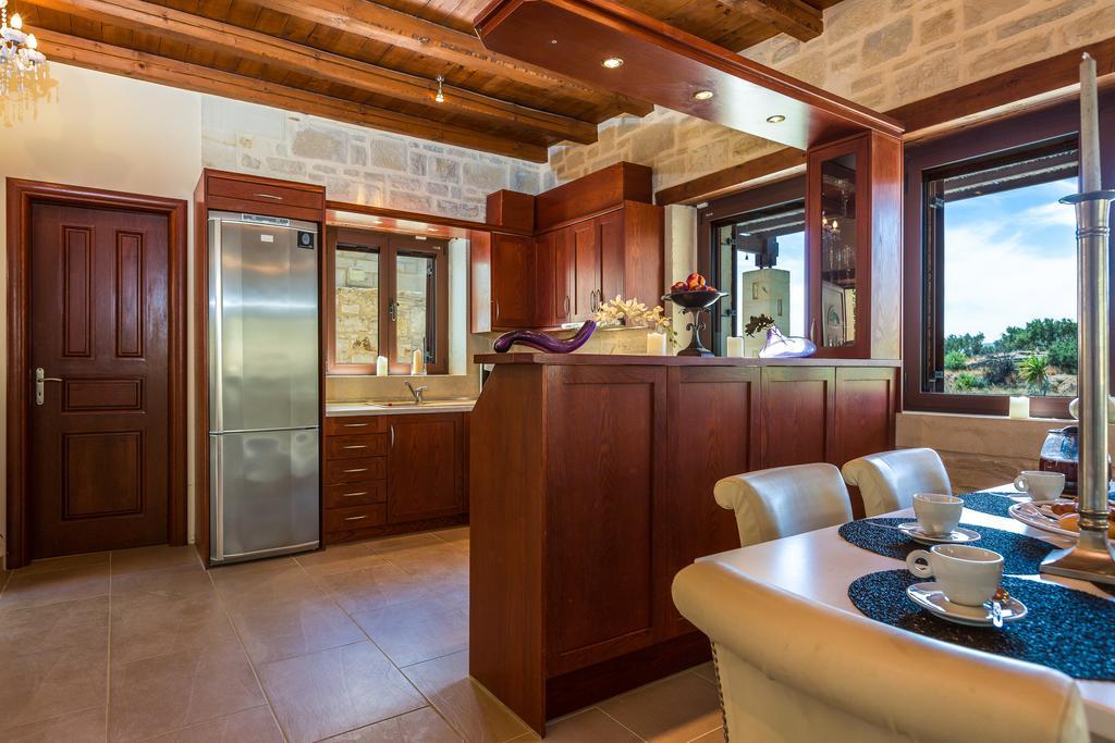 Poseidon Villa, Nestled In The Picturesque South, By Thinkvilla Lefkogeia Exterior photo